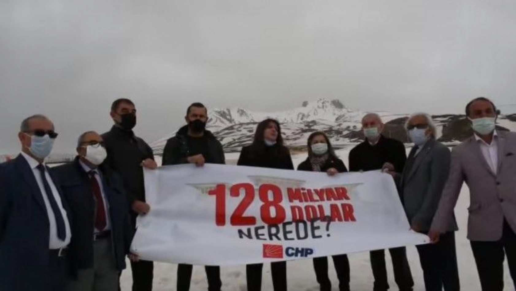 CHP'den Erciyes'te '128 Milyar dolar nerede?' eylemi