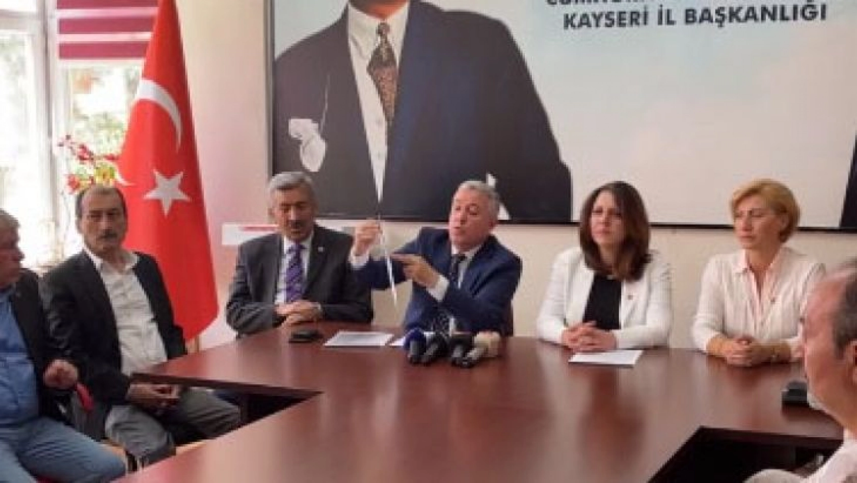 CHP Milletvekili Arık: Kayseri'de bir yılda 7 bin 220 Türk vatandaşı, 3 bin 199'da Suriyeli doğum yapmış!