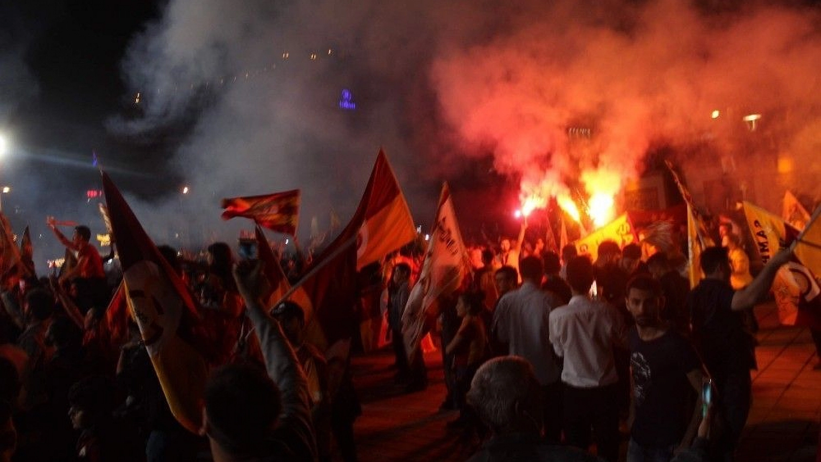 Galatasaray'ın şampiyonluğu Kayseri'de de coşkuyla kutlandı