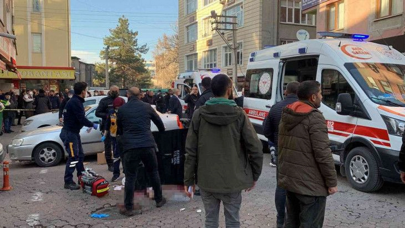 Flaş! Kayseri'de sokak ortasında dehşet: 2 ölü, 1 yaralı