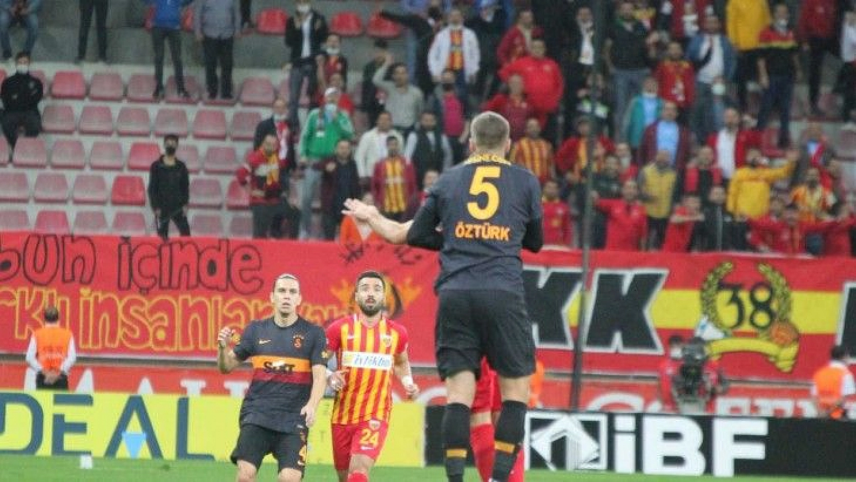 Süper Lig: Kayserispor: 2 - Galatasaray: 0 (İlk yarı)