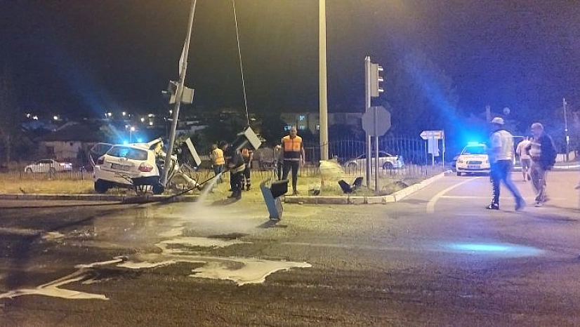 Trafik kazası: 2 kişi ağır yaralandı
