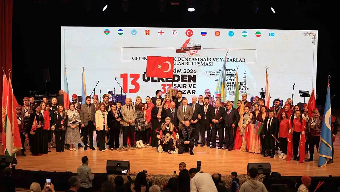 Kayseri'de 13 ülke tek ses oldu! Şiir şöleni yaşandı
