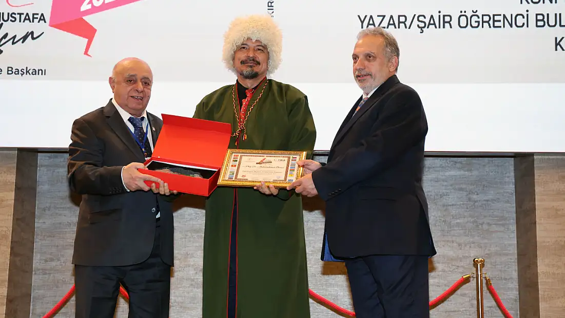 14 ülkeden 54 şair Talas’ta aynı sahneyi paylaştı