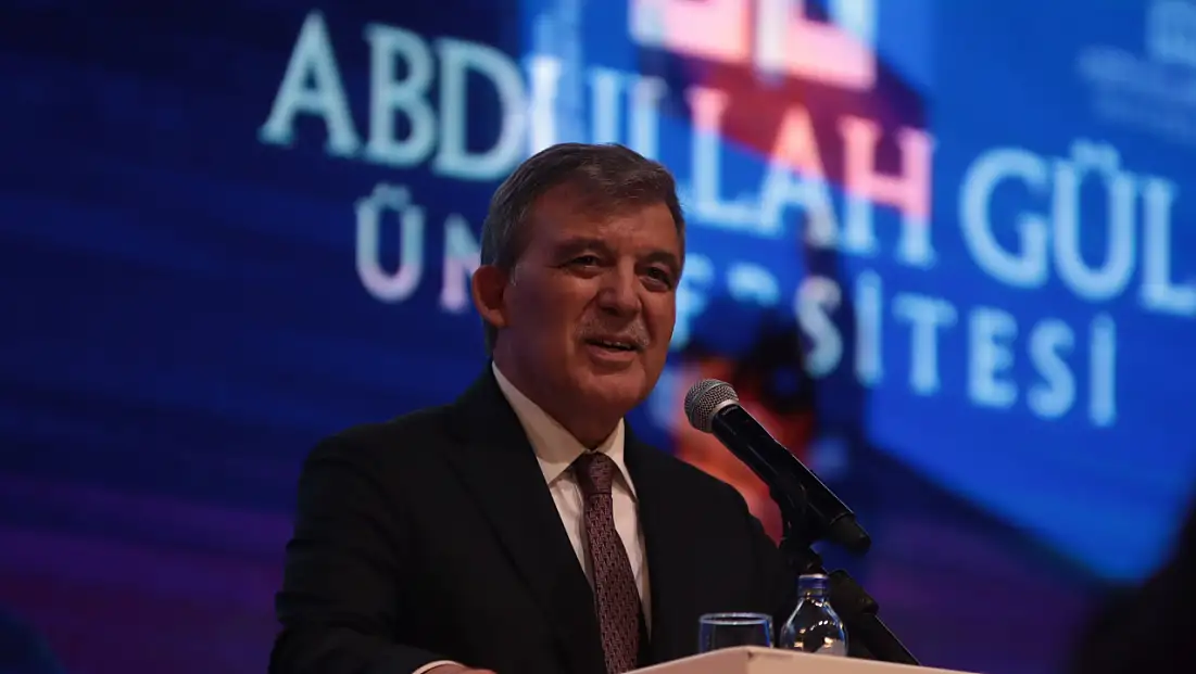 Abdullah Gül: Büyük bir üzüntüyle izliyoruz