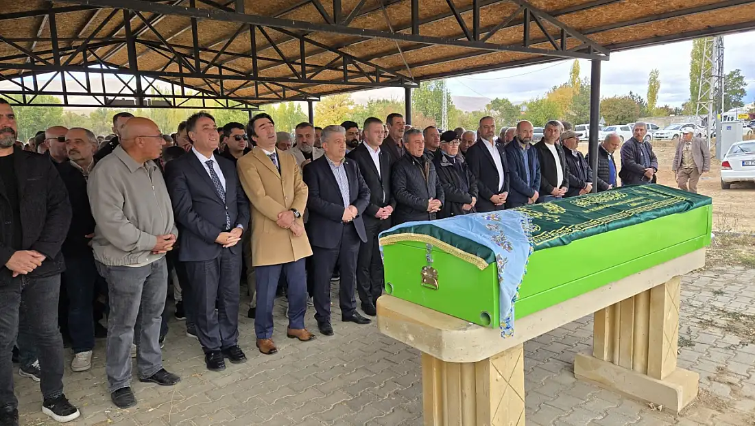 Acı haberi AK Partili Vekil verdi! O ismi ziyarete gitti