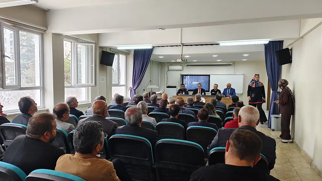 Talas'ta öğrenciler için kritik toplantı! Kaymakam okul müdürleri ile bir araya geldi