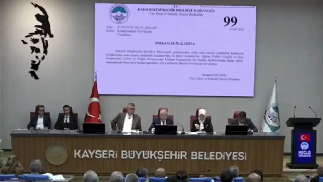 AK Partili isimden CHP ve YENİ Parti’ye: Elma gibi ikiye bölündüler, bizim de işimize geldi!