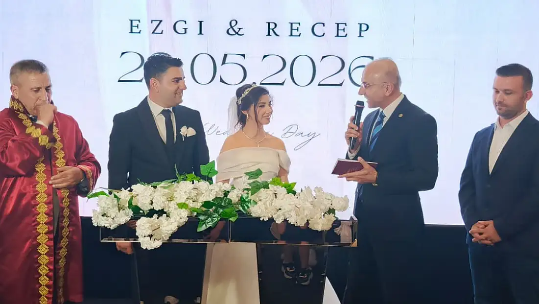 Aşkın Genç, genç çiftin nikah şahidi oldu