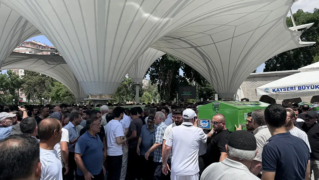 Ateş Kayseri'ye düştü: Yan yana toprağa verildiler