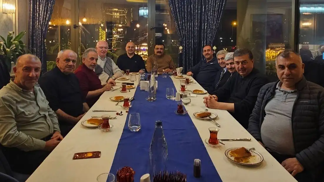 Avrupa’ya giden Kayserili Belediye Başkanları İstanbul’da buluştu! Bakın kim ağırladı?