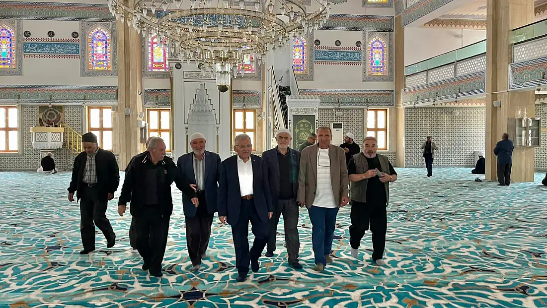 Başkan Büyükkılıç, Kurban Bayramı ziyaretlerine devam ediyor