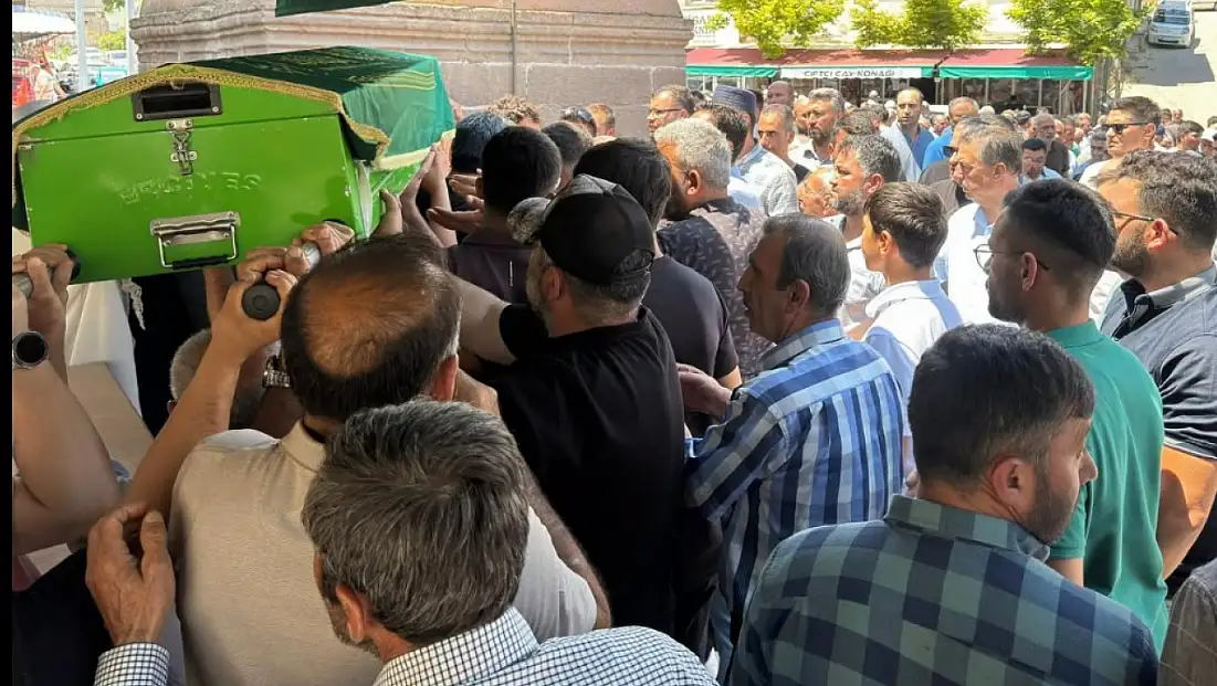 Başkan Büyükkılıç’tan mesai arkadaşına veda: Özveriyle görev yapan kardeşimizdi