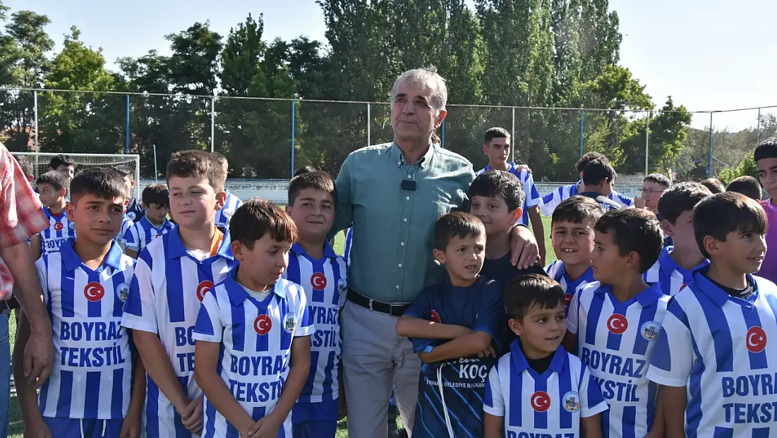 Başkan genç sporculara bakın ne dağıttı!
