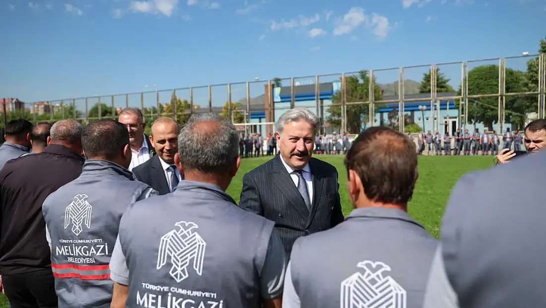 Başkan Palancıoğlu, bayramdan sonraki ilk mesai gününü bayramlaşarak başlattı
