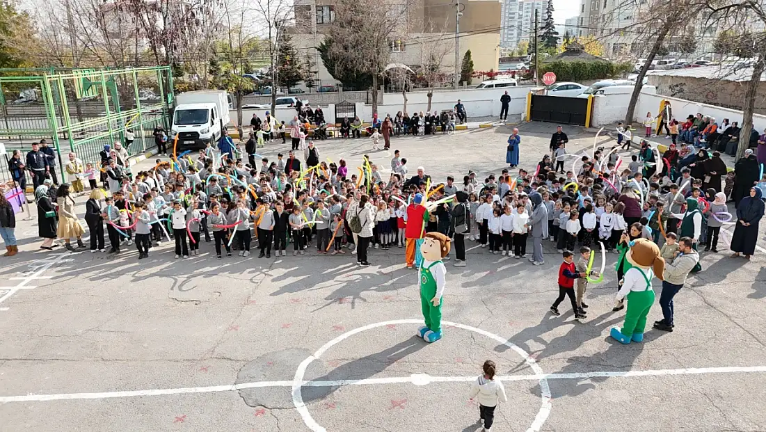 Başkan Palancıoğlu’ndan çocuklara sürpriz
