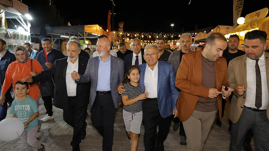 Beklenen ziyaret gerçekleşti: Başkan Büyükkılıç Fuar38’de
