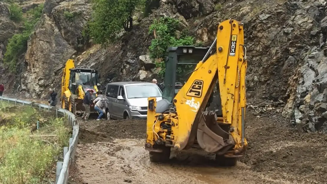 Belediye selin yaralarını sarmak için sahada