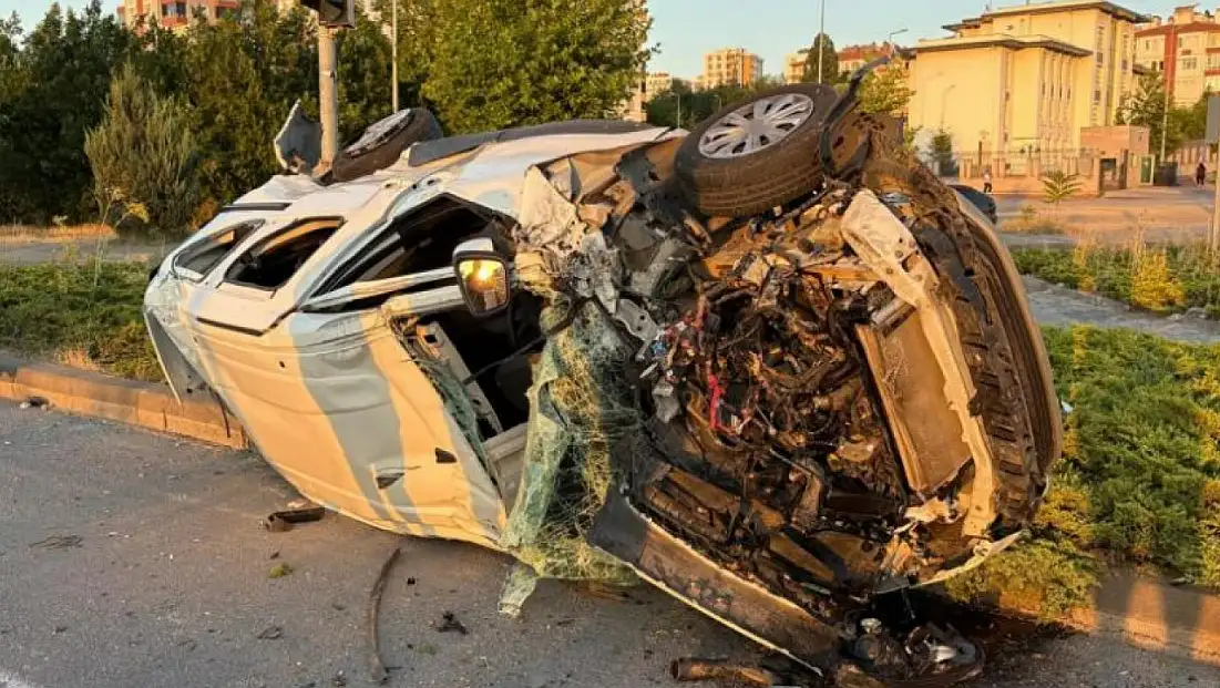 Bir anlık dikkatsizlik kazaya neden oldu! Kayseri’de 4 yaralı