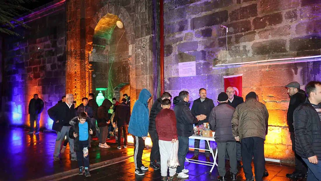 Bünyan Belediyesi'nden tatlı ikram