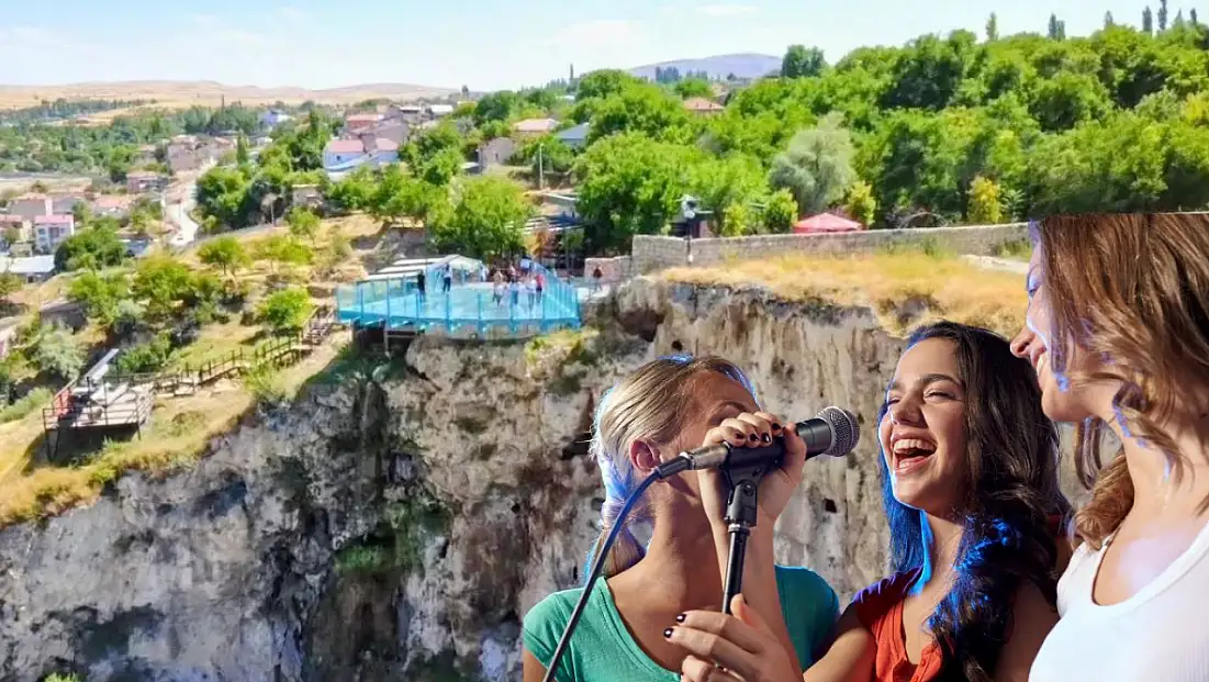 Bünyan Cam Teras’ta ücretsiz karaoke coşkusu!