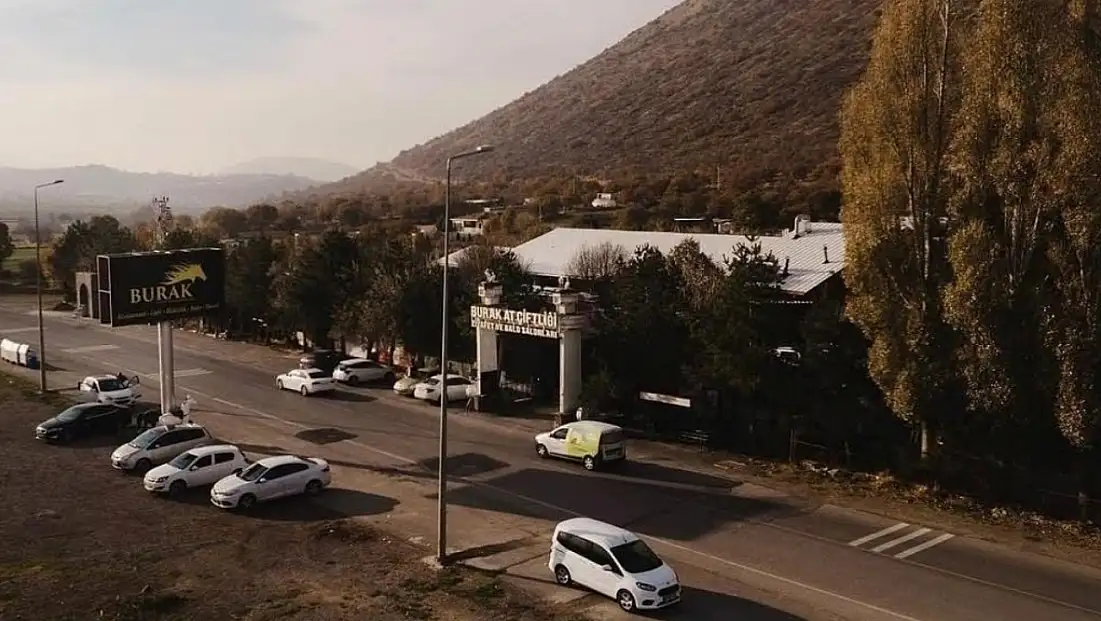 Burak At Çiftliği’nin köpeğini çaldılar!