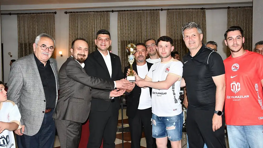 Büyük Toramanspor'un şampiyonluk sevinci kutlandı