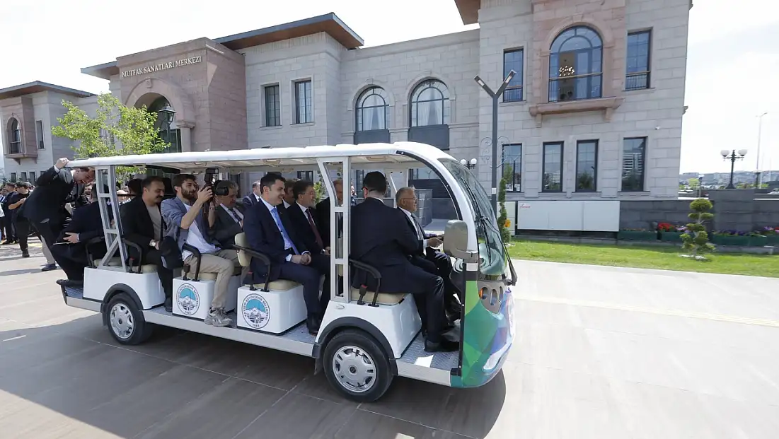 Büyükkılıç bakanlara şoförlük yaptı