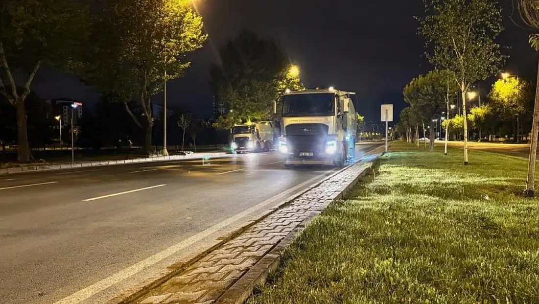 Büyükşehir Belediyesi'nden aralıksız çalışma: Ekiplere gece mesaisi
