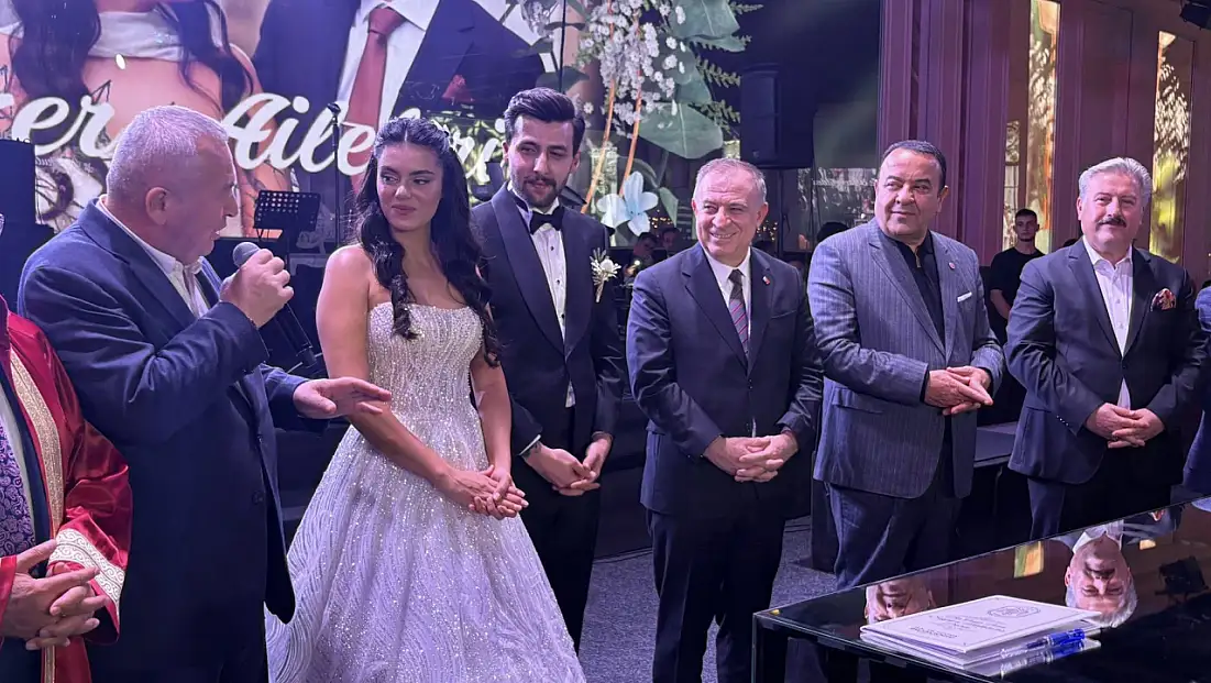 CHP Kayseri İl Başkanı Özer’in oğlunun evlendiği düğüne ünlü isimlerin ‘3 çocuk’ göndermesi ve Başkan Büyükkılıç'ın konuşması damgasını vurdu