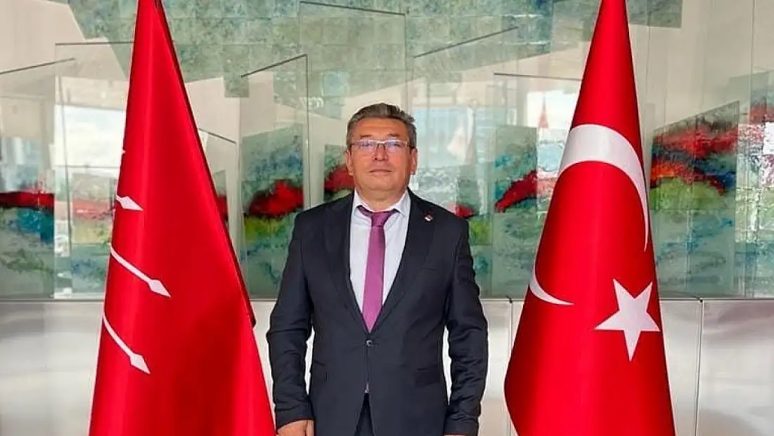 CHP'li Başkandan parti değiştiren meclis üyelerine sert tepki: İstifa edin de görelim