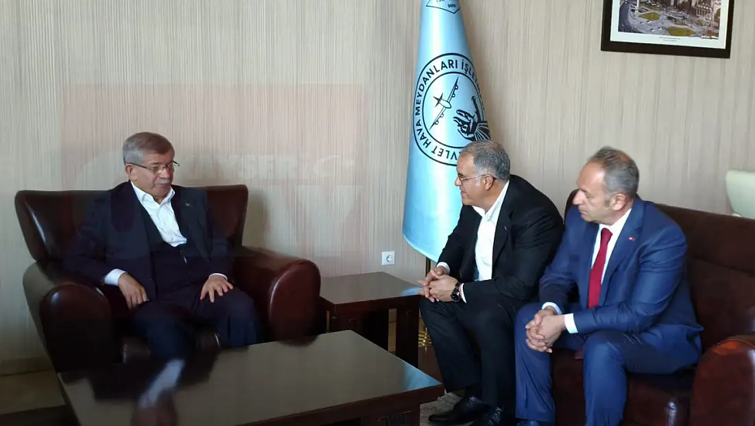 Davutoğlu Kayseri'ye indi! Bakın kimler karşıladı?