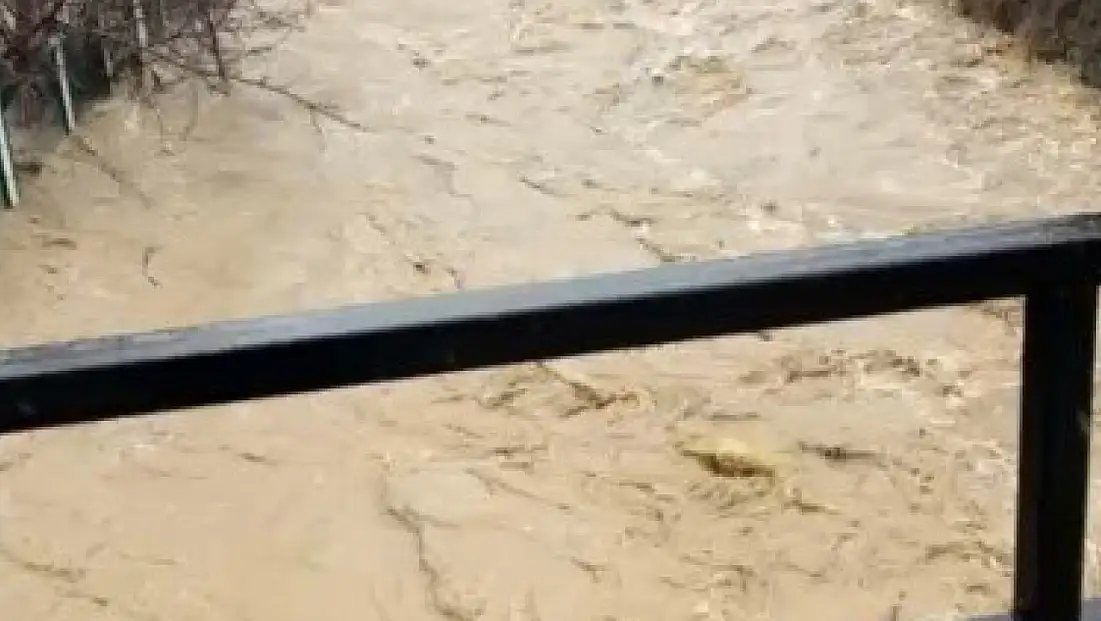 Develi’yi sel vurdu! Evler ve ahırlar sular altında