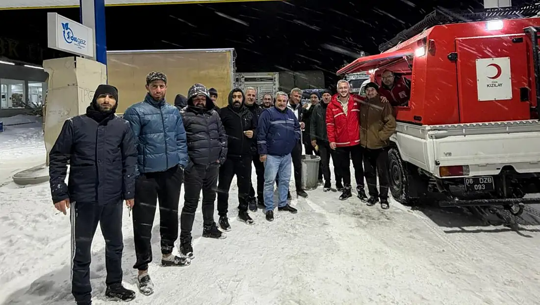 Dondurucu soğukta içleri ısıtan ikram