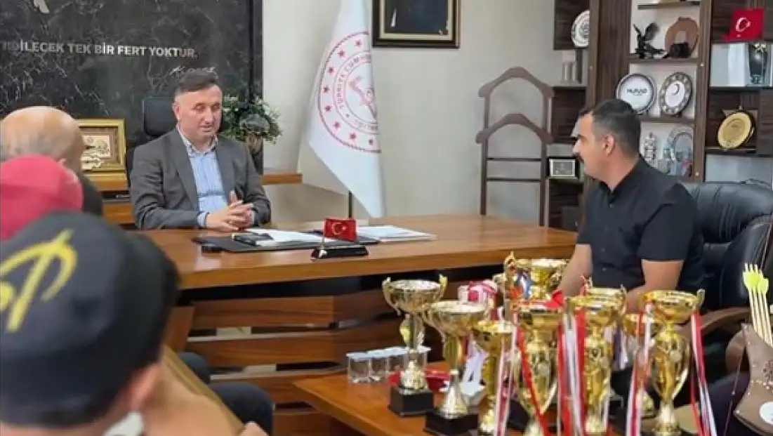 Dört yıldır Türkiye birincisi olan takımdan anlamlı ziyaret