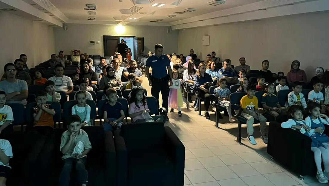 Emniyet 200 minik öğrenciyi misafir etti