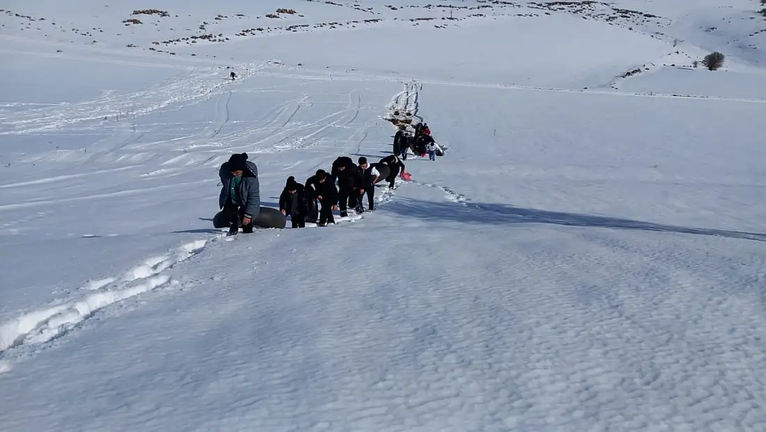 Erciyes’in eteklerinde tehlikeli eğlence! Onlarca kişi bakın ne için buluştu?