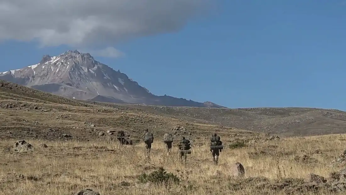 Erciyes’te askeri hareketlilik! Komandolardan taktik intikal…