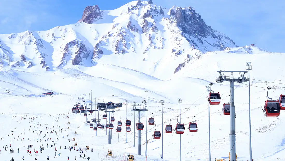 Erciyes'te güneşli havada kayak keyfi! Dolup taştı
