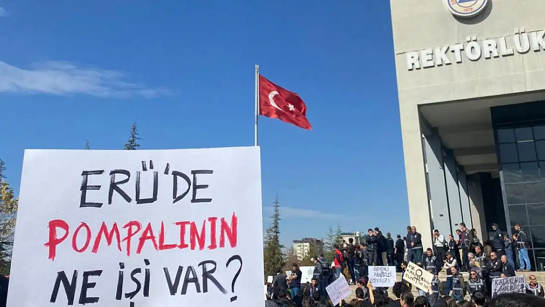 Erciyes Üniversitesi’nde cinayet eylemi: Binlerce öğrenci ‘Rektör İstifa’ diye bağırdı