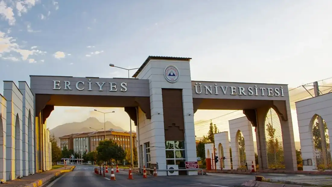 Erciyes Üniversitesi'nde otoparklar artık elektrik üretecek