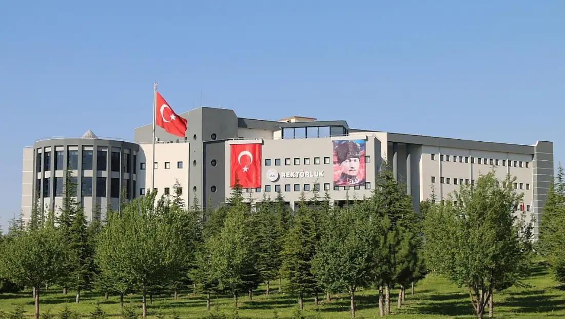 Erciyes Üniversitesi'ndeki profesörün acı günü!