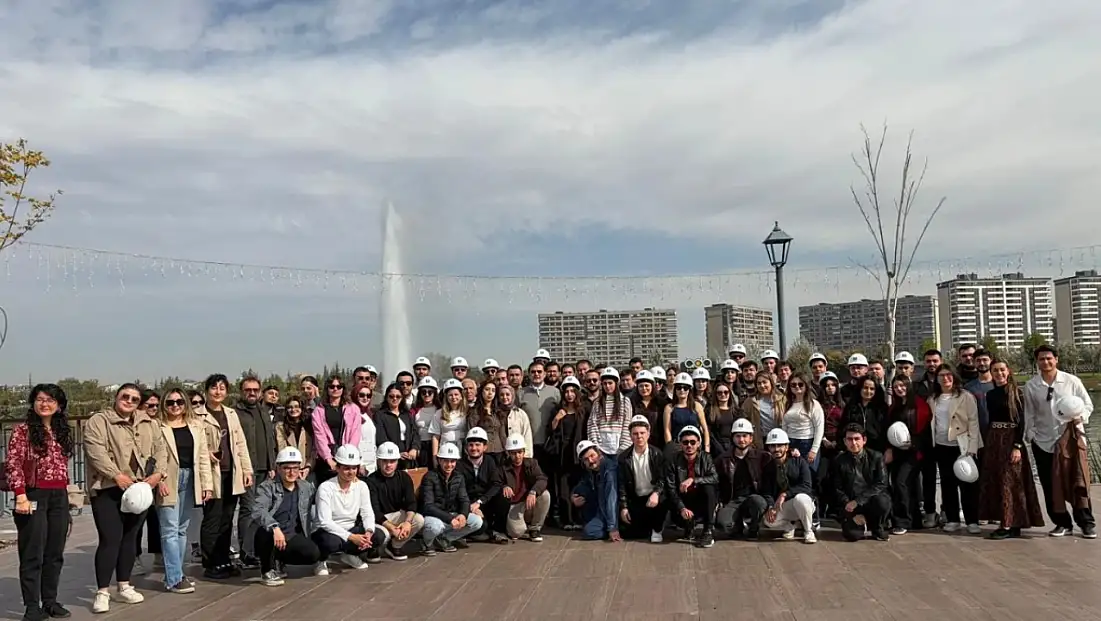 Erciyes ve AGÜ öğrencileri baret taktı!