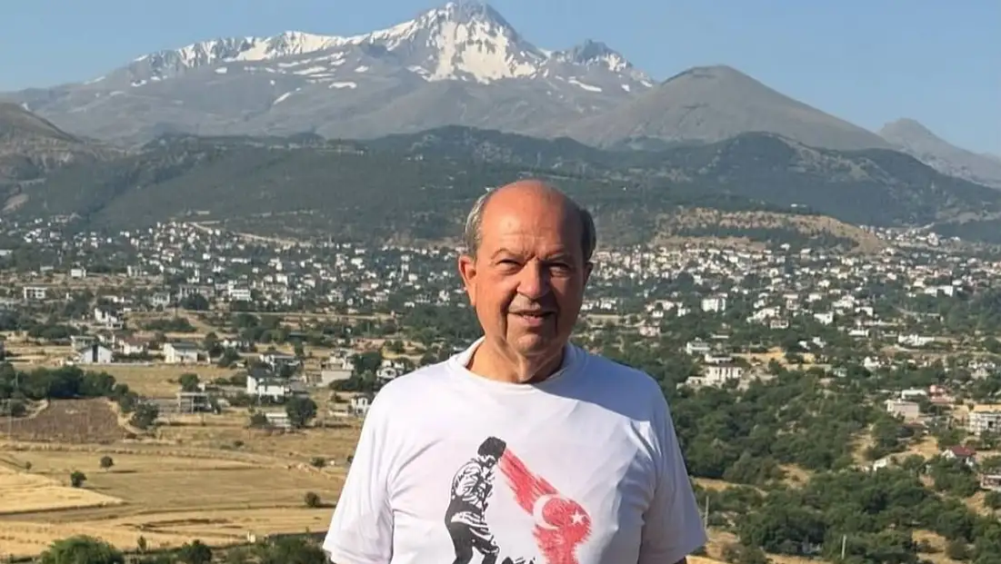 Ersin Tatar'dan Kayseri'ye Erciyes manzaralı veda paylaşımı