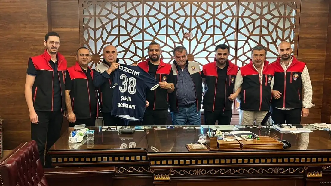 Fazlıoğlu ailesi omuz omuza