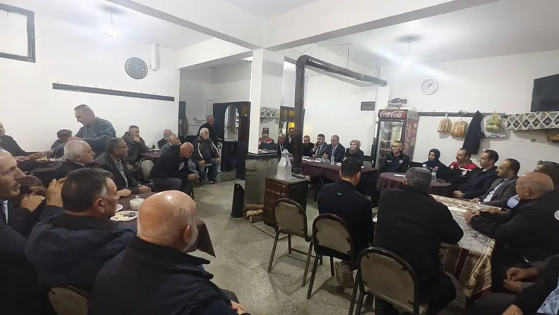 Felahiye'de vatandaşlar toplandı
