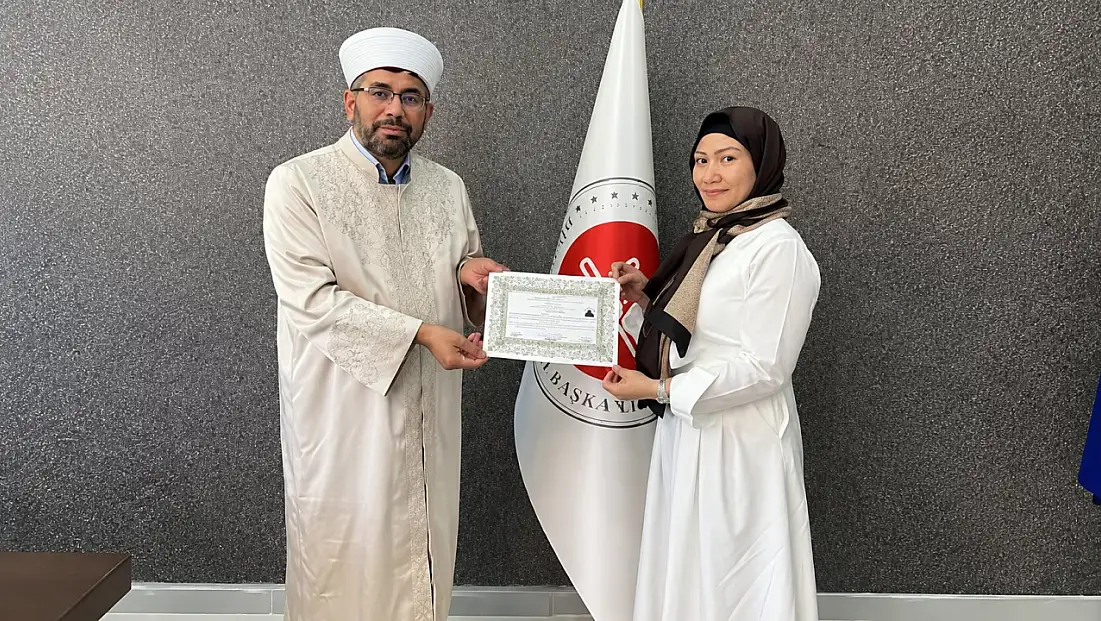 Filipinli Rowena Antone Kayseri'de Müslüman oldu!
