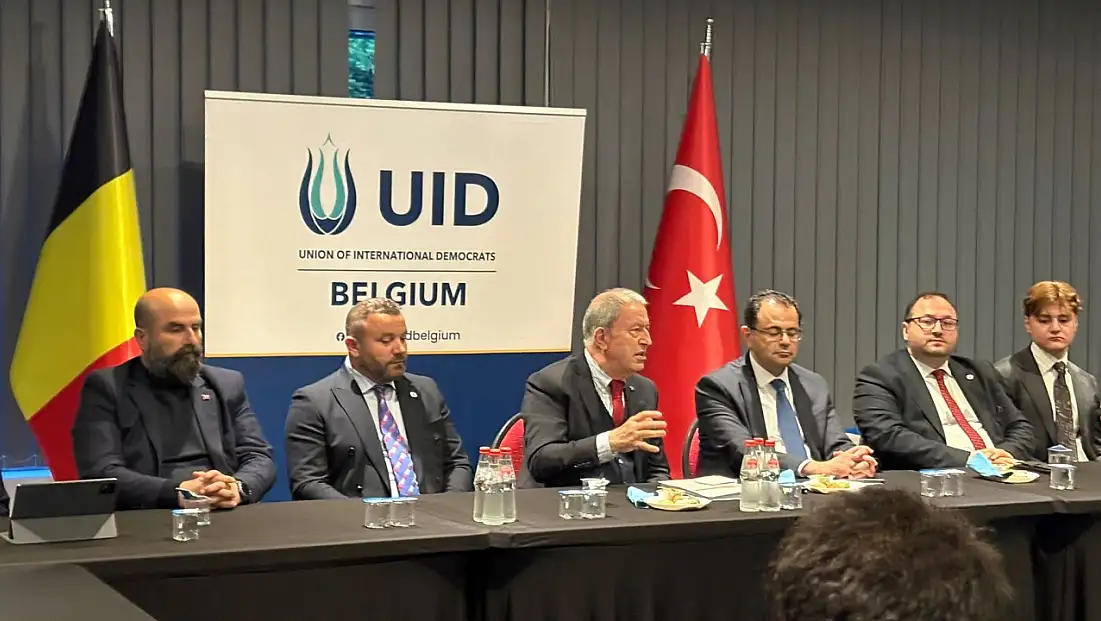 Hulusi Akar’dan Avrupa Türklerine kritik mesaj!