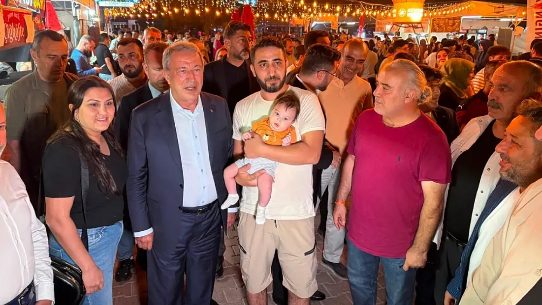 Hulusi Akar Fuar 38’de Kayserililerle buluştu: O anları böyle anlattı