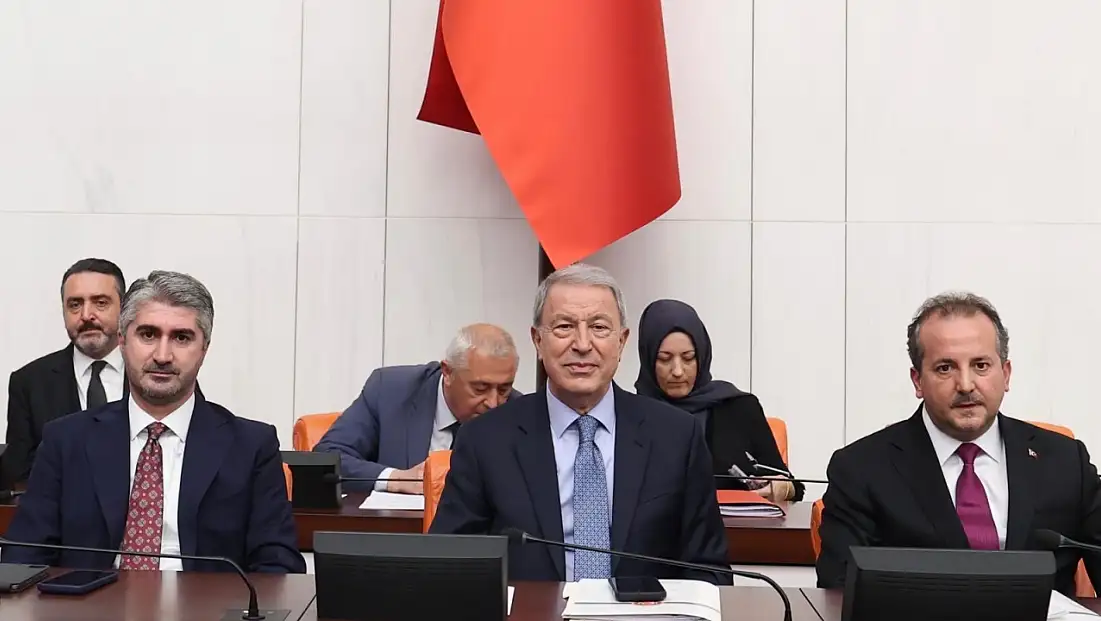 Hulusi Akar Türkiye gündemine oturan düzenleme hakkında konuştu